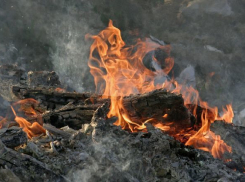В обрушившемся из-за пожара доме погибла жительница Волгоградской области