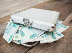 Волгоградские чиновники отдадут банкирам 800 миллионов бюджетных денег