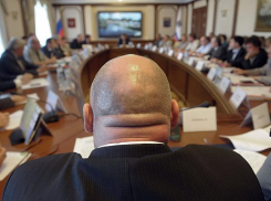 Народ не знает чем, занимается большая часть депутатов Волгоградской облдумы