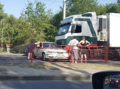 Фура протаранила Daewoo Nexia на юге Волгограда