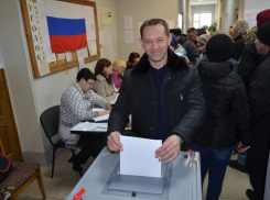 Осужденного за злоупотребление полномочий мэра Михайловки освободили от должности