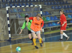 В Волгограде прошли соревнования по женскому мини-футболу