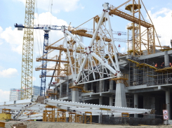 На стадионе «Волгоград Арена» начался монтаж «короны» фасада