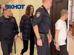Хоронили в закрытом гробу: молодая мать из Волгограда задушила младенца и убила приятеля