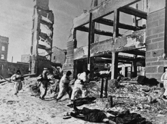 3 декабря 1942 года – советские войны штурмом взяли центральную часть Сталинграда