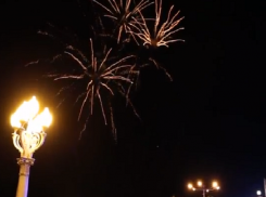 День России завершился в Волгограде праздничным фейерверком