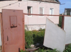 «Скорая» в Волгограде полтора часа ждала спасателей, чтобы попасть в дом
