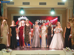 За шаг до победы участницы «Мисс Блокнот Волгоград-2025» показали свою грацию