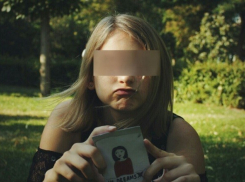 Подружка-свидетель падения с крыши семиклассницы три раза меняла показания о трагедии в Волгограде