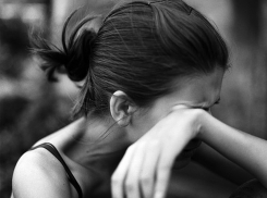 На севере Волгограда девушка разрешила соседям по общежитию изнасиловать соперницу