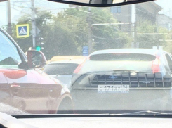 Астраханский мост в Волгограде встал в пробку из-за ДТП