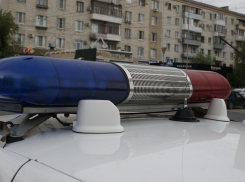 На трассе под Волгоградом в перевернувшейся «Ладе Приора» погиб мужчина