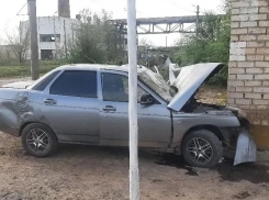Мужчина скончался после встречи со стеной дома под Волгоградом 