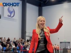 «Пример сильной женщины»: молодежь Волгограда честно призналась, зачем пришла на встречу с Мизулиной