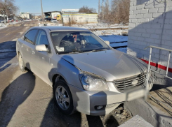 Под Волгоградом водитель потерял сознание за рулем, попал в ДТП и оказался в реанимации