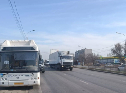 Волгоградка попала в больницу после поездки в автобусе №55