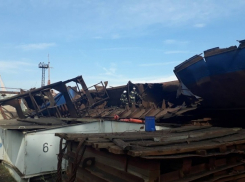 На барже под Волгоградом прогремел взрыв: трое погибли