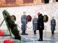 Путин в Волгограде предупредил об опасности войны с Россией