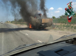  Полыхающий грузовик на Третьей Продольной в Волгограде попал на видео