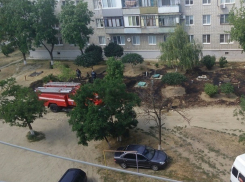 Идея пожарить шашлык во дворе многоквартирного дома закончилась пожаром в Волгограде