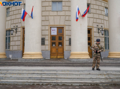 Поджигательница с президентских выборов в Волгограде отделалась штрафом 2000 рублей 