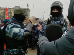 Задержания начались на площади Ленина в Волгограде