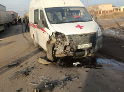 Скорая с пациентами влетела в лобовое ДТП под Волгоградом