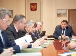 Андрей Бочаров оказался в самом низу рейтинга губернаторов