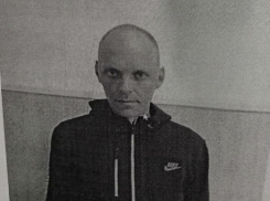 Убил женщину кирпичом, насиловал, грабил: по Волгограду разгуливает опасный сексуальный маньяк