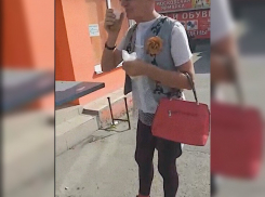Эпатажного пенсионера встретила на улице волгоградка