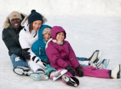 Волгоградцев приглашают на каток в Комсомольском саду