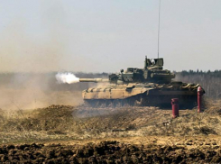 Больше 500 снарядов выпустили танкисты из пушек на полигоне Прудбой под Волгоградом