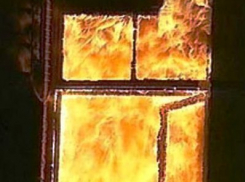 Под Волгоградом при пожаре пострадала 73-летняя хозяйка квартиры