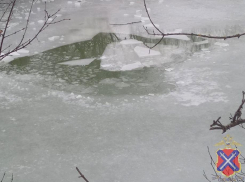 Иномарку и удочки пропавшего рыбака нашли у реки под Волгоградом 
