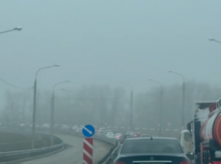 Названа причина пробки на Волгоградском мосту