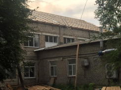 «Красную зону» в Урюпинской ЦРБ затопило из-за дождей