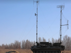 Под Волгоградом специалисты радиоэлектронной борьбы блокировали частоты управления «противника»