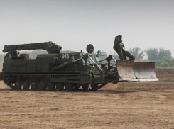 Волгоградцам разрешили разобрать автомат Калашникова и попробовать солдатскую кашу