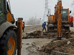 Движение на 39-й Гвардейской в Волгограде перекрыли: собирается пробка