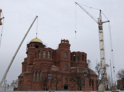 Золотым куполом засиял собор Александра Невского на площади Павших борцов