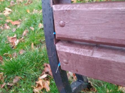 Новый челлендж в Волгограде: наркоманы оставляют иглы на скамейках в городских парках