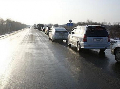 Федеральные дорожники предупреждают жителей Волгограда о гололеде