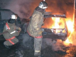 На севере Волгограда дотла сгорел Lexus