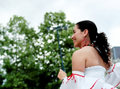 Горячие латиноамериканские танцы устроят волгоградцы в центре города