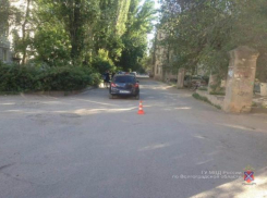 В Волгограде подросток на велосипеде въехал в иномарку