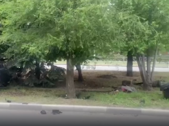 Авария с двумя погибшими в разорванном авто под Волгоградом попала на видео 