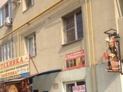 В Волгограде рекламщики сами начали демонтировать свои незаконные щиты