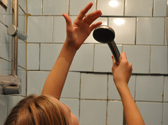 В центре Волгограда 10 домов и детский сад второй день остаются без воды