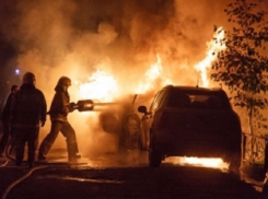 В Волгограде сгорела 11-летняя «Волга»