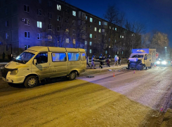 Пятеро пострадали в ДТП с маршруткой в Волгоградской области 